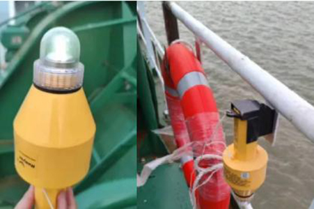 Different batteries of marine life-saving light1.jpg